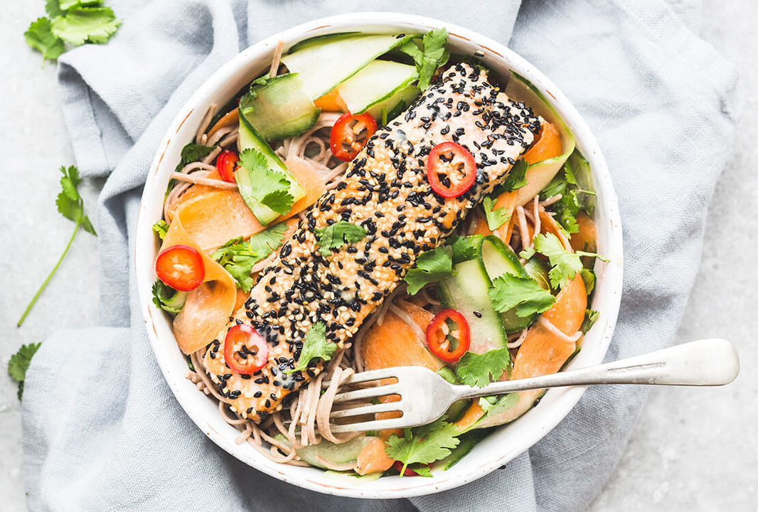 Healthy Fish recipe Sesame crusted salmon & buckwheat noodles