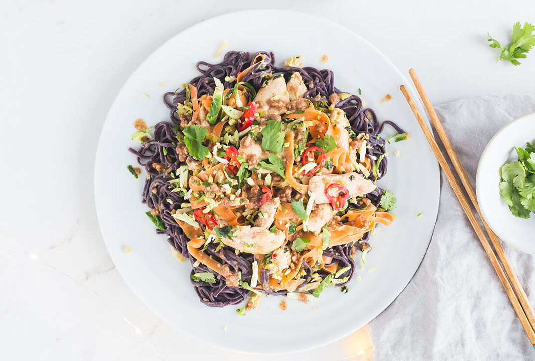 Healthy Chicken recipe Crunchy peanut & chicken black rice noodles