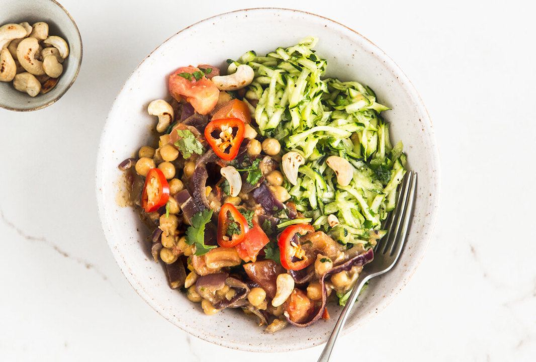 Healthy Vegan recipe Chickpea curry, cashews & courgette rice